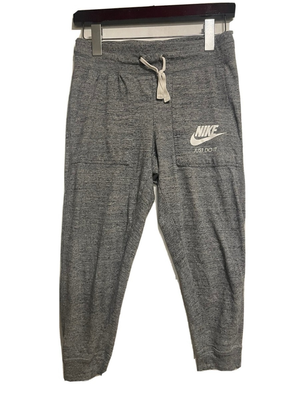 Nike Women's Heather Gray Capri Jogger Pants - Picture 2 of 9